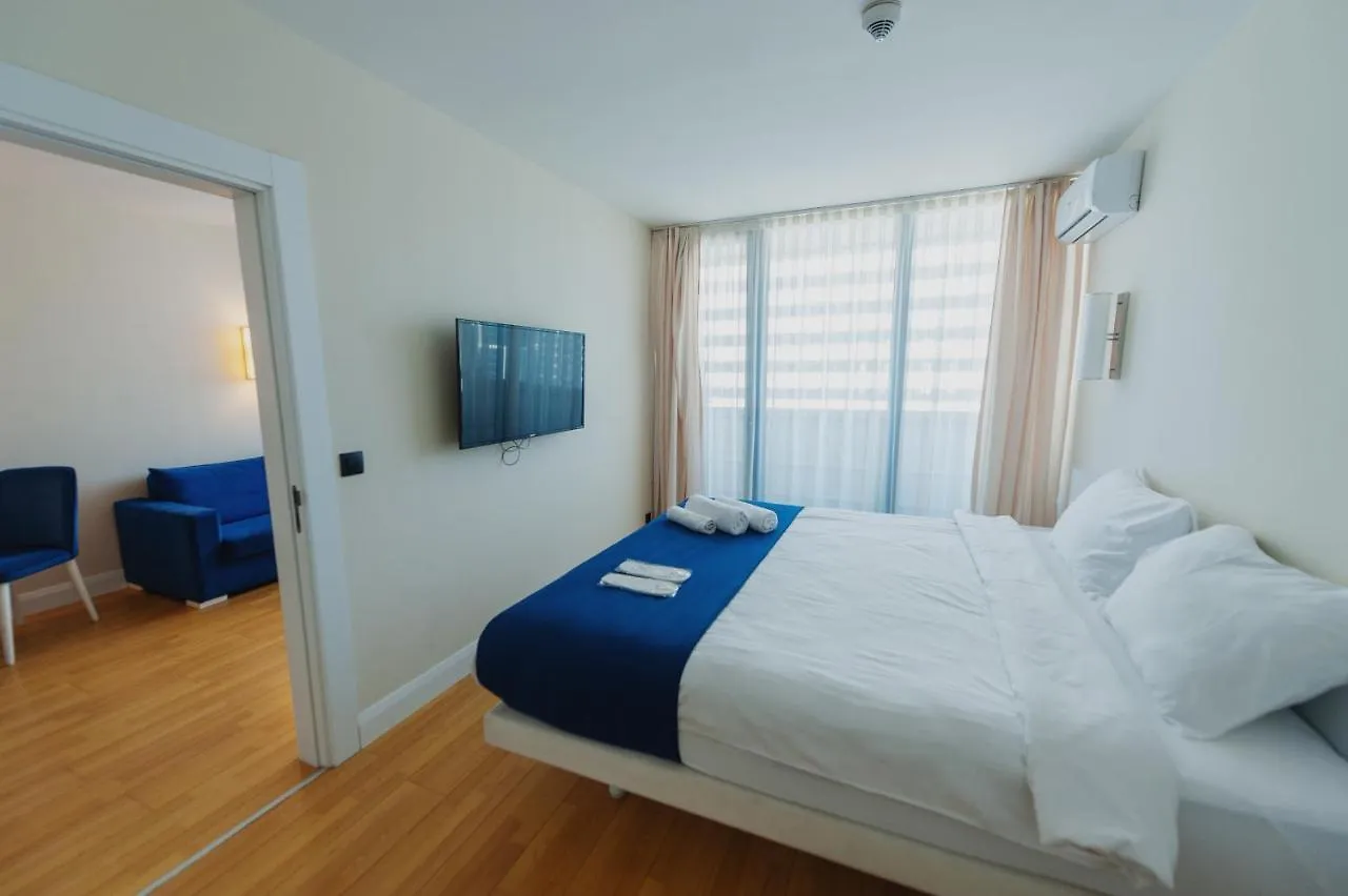 Orbi City Center Suite Μπατούμι